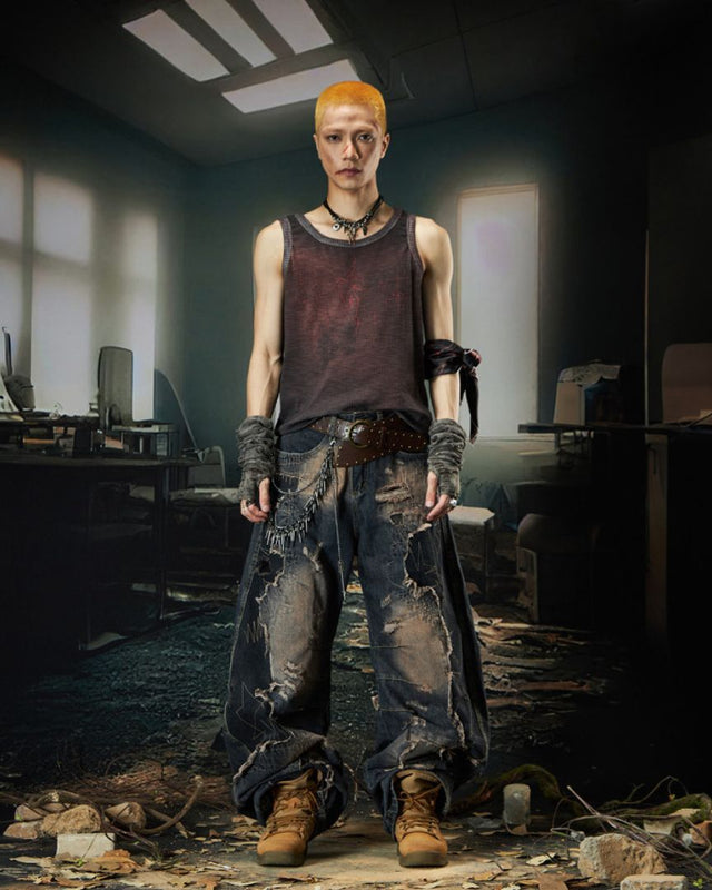 DISTRESSED CURVED DENIM BLK/BLU