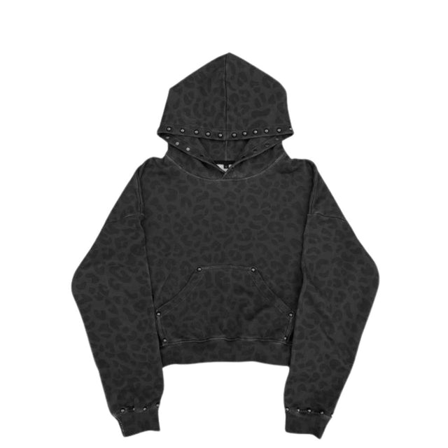 Nietenbesetzter Hoodie