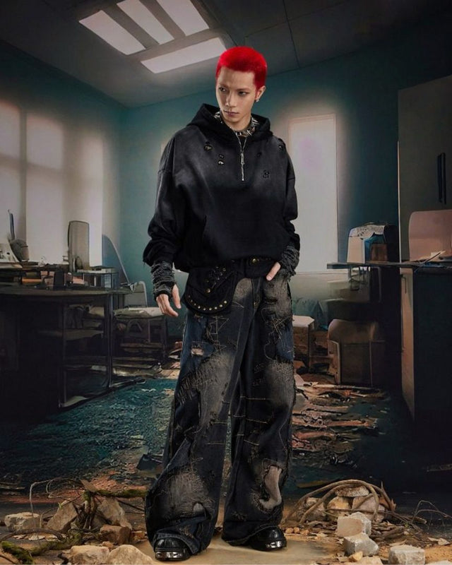 DISTRESSED CURVED DENIM BLK/BLU