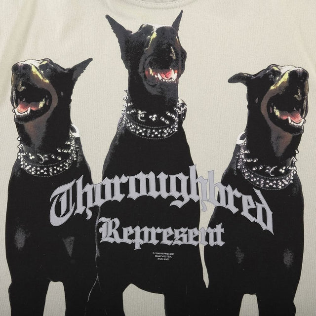 Camiseta con estampado de dóberman