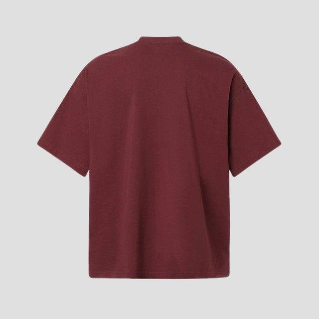 Camiseta con estampado gótico urbano